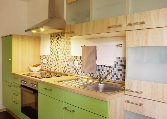 541 莱茵河畔洛尔希