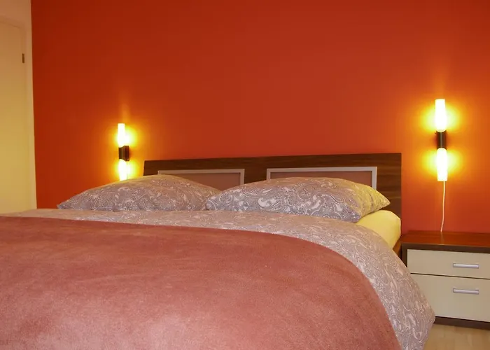 541 莱茵河畔洛尔希